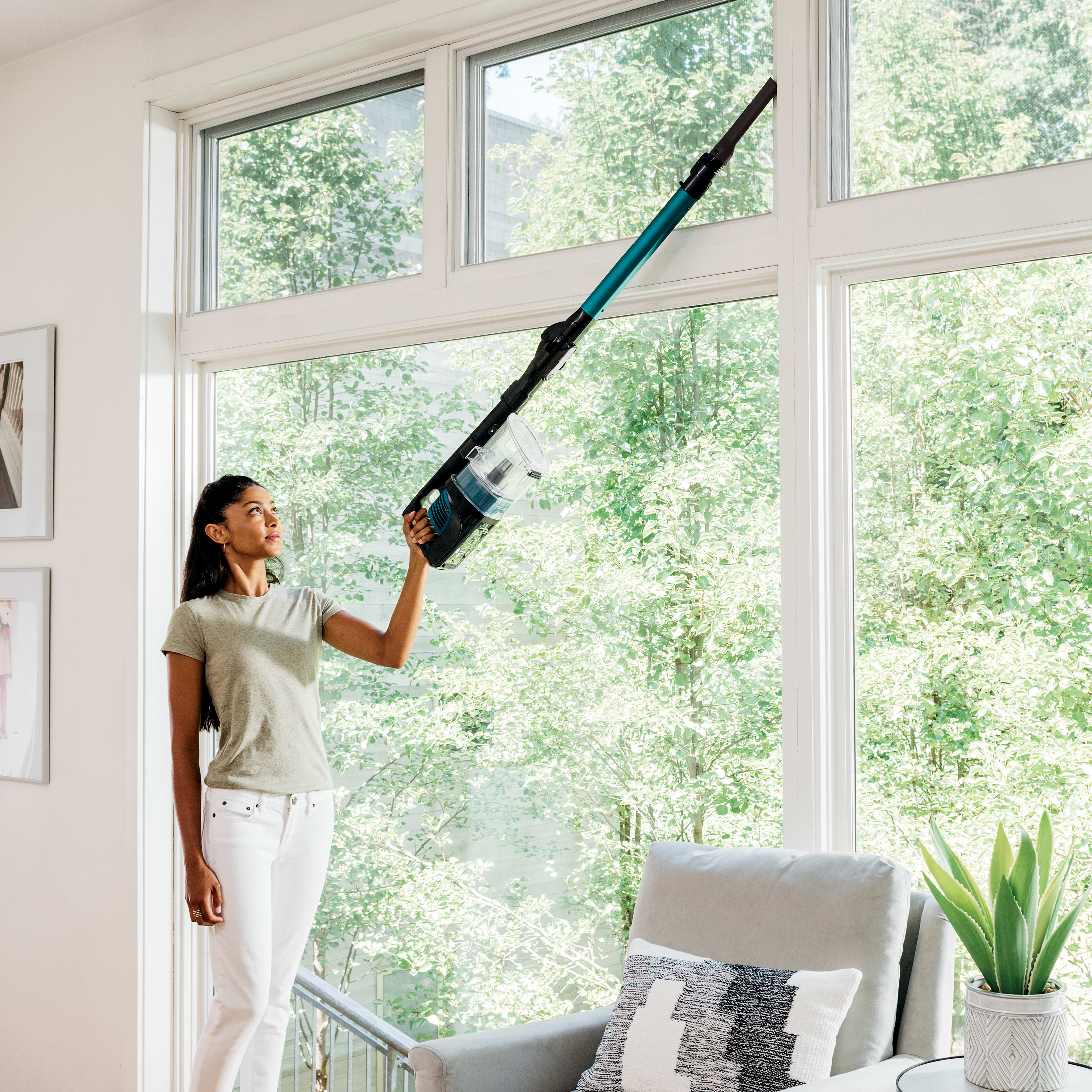 IZ140C Shark® Rocket® Pro Cordless Stick Vacuum Shark
